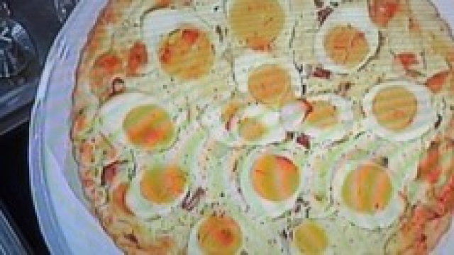 Quiche di salame, ricotta e scamorza