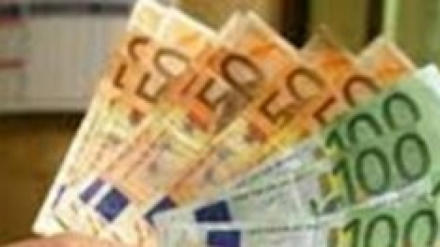 I tagli ai maxi stipendi dei manager pubblici