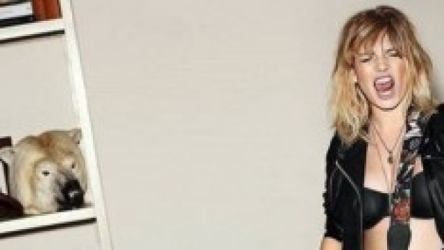 Emma Marrone in intimo su Twitter 
