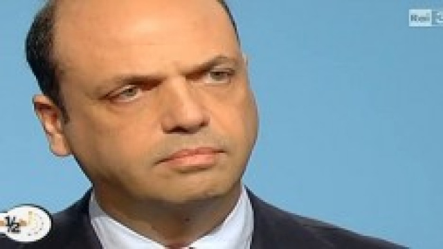 Gentile si &egrave; dimesso, primo colpo al NCD