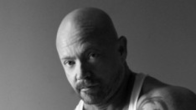  Buck Angel particolare primo piano. 