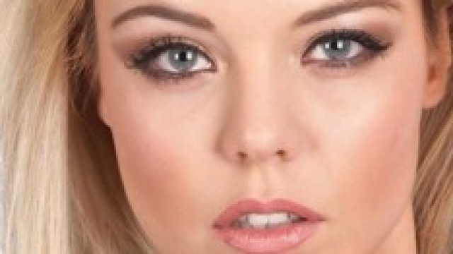 Ph: Giuseppe Cossidente. Modella: Monica Boin.