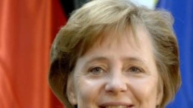 Scrive delle lettere ad una ragazza italiana.