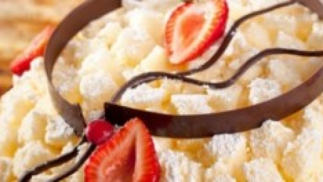 Torta Mimosa con le fragole