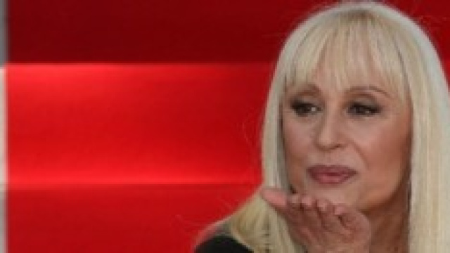  Raffaella Carr&agrave; debutta su Twitter: