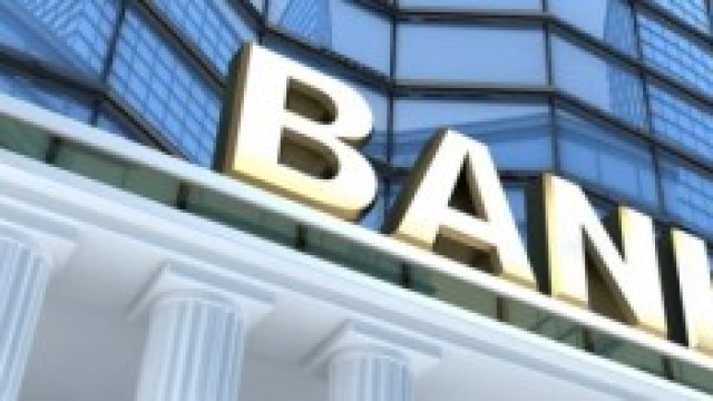 Bomba esplode davanti banca Atene