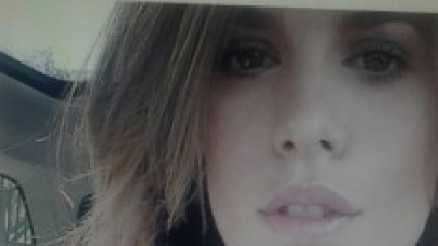 Eli Canalis mostra un nuovo anello su Instagram