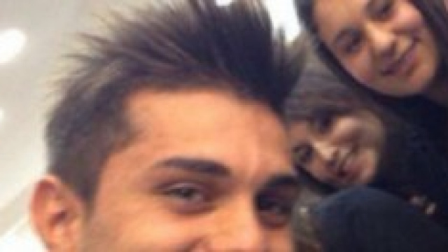 Uomini e Donne, Gossip: Emanuele senza l'orecchino