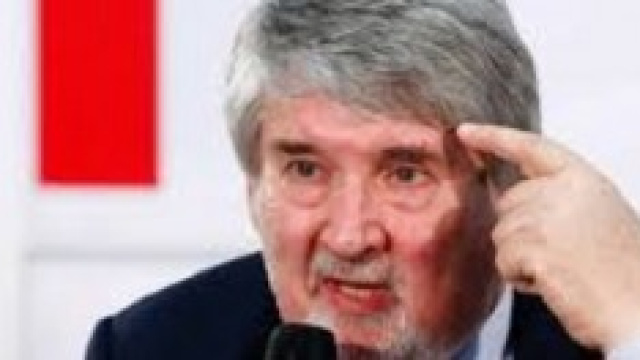 Poletti annuncia l'uscita anticipata dal lavoro.