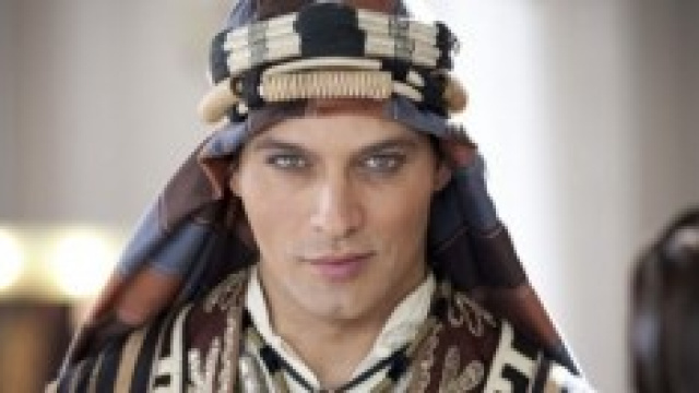 Gabriel Garko, scena di nudo in Rodolfo Valentino