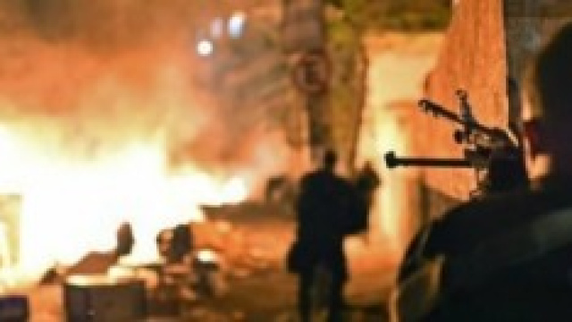 Una scena delle rivolte in corso