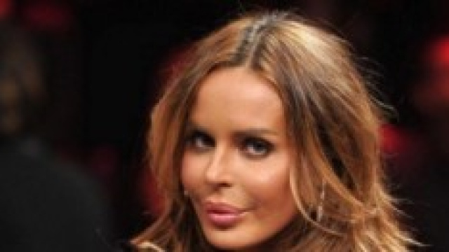 Fuori di seno per Nina Moric