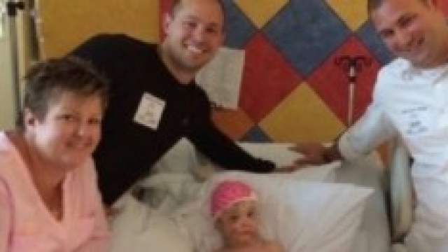 La bimba e la mamma in ospedale dopo l'aggressione