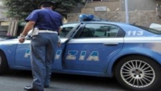 Polizia indaga su uomo bruciato vivo a Pescara