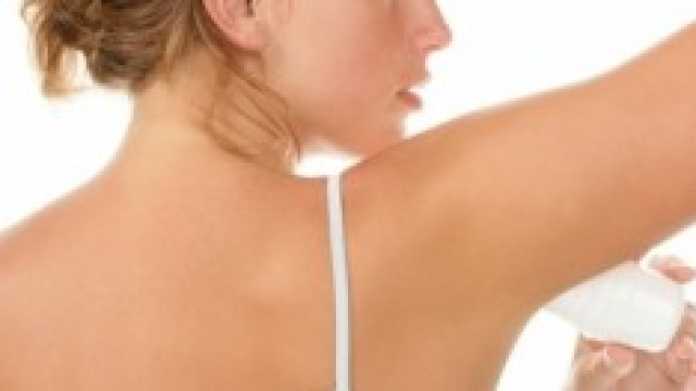 l'uso del deodorante per la sudorazione