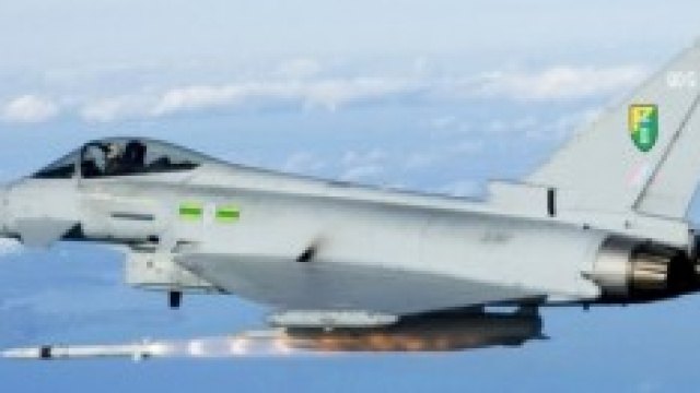 La tensione sale nell'est europeo inviati aerei