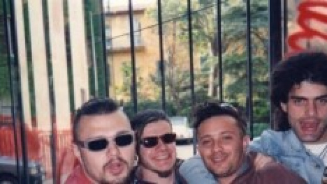 Giovani 99 Posse dalla loro pagina Facebook