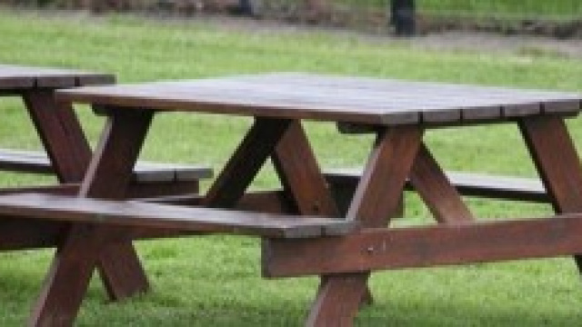 Men&ugrave; per il cestino del picnic di Pasquetta