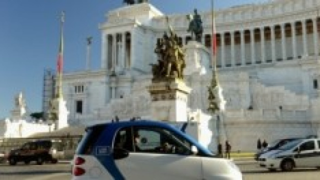 Car2Go a Piazza Venezia, Roma