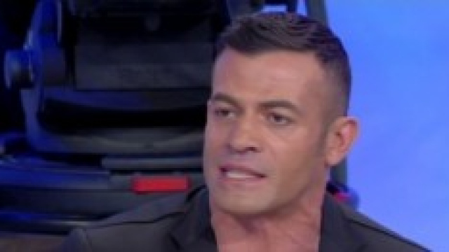 Gianni Sperti in veste di opinionista