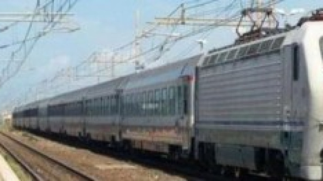 Un treno Intercity in viaggio