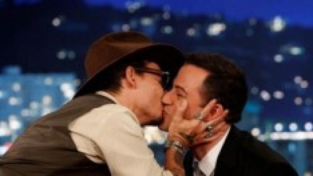 Gossip news, Johnny Deep e il bacio inaspettato 