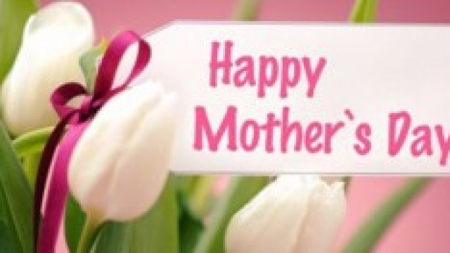 Festa della Mamma 2014: frasi d'auguri 