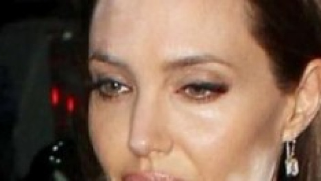 Gossip news, Angelina Jolie, macchia sul viso