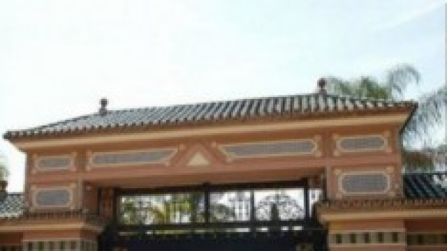 Il ricco britannico e la villa degli orrori