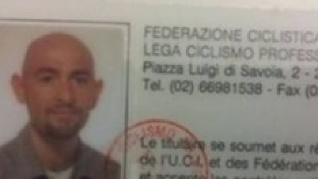 All'asta il tesserino e la maglia rosa di Pantani.