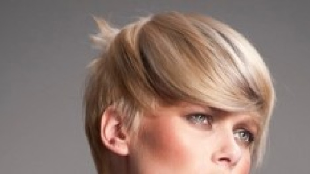 Tagli capelli corti donna