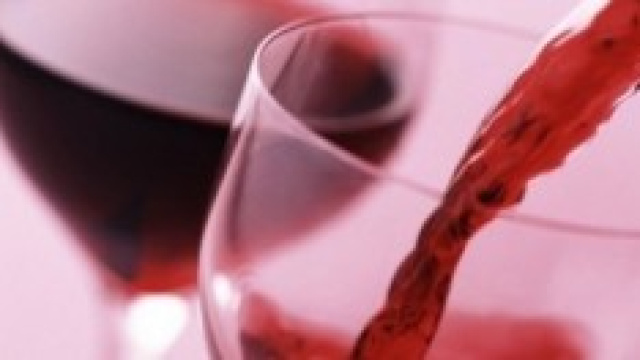 Un bicchiere di vino rosso