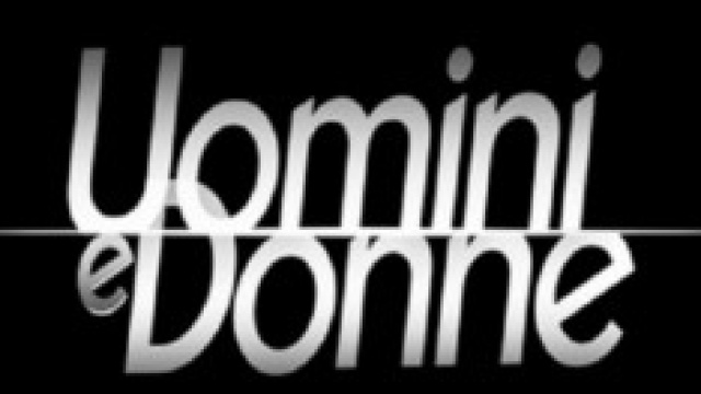 Uomini e Donne pubblico infuriato con Elga