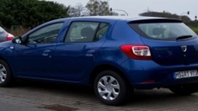 Dacia Sandero 2014, prezzo dimezzato