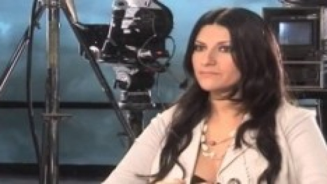 Laura Pausini festeggia vent'anni di carriera
