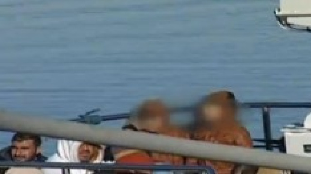 Sbarchi in Sicilia: centri d'accoglienza esausti