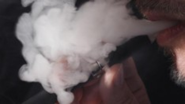 Vapore e-cig aumenta resistenza dei batteri