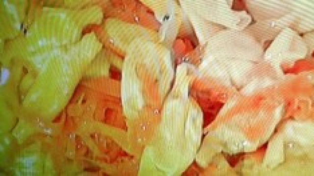 Caramelle di ricotta e basilico con carotine