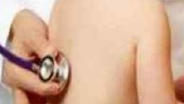 Pediatra arrestato per molestie su minore