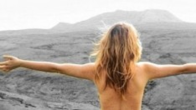 Topless Tour, ragazze in libert&agrave;
