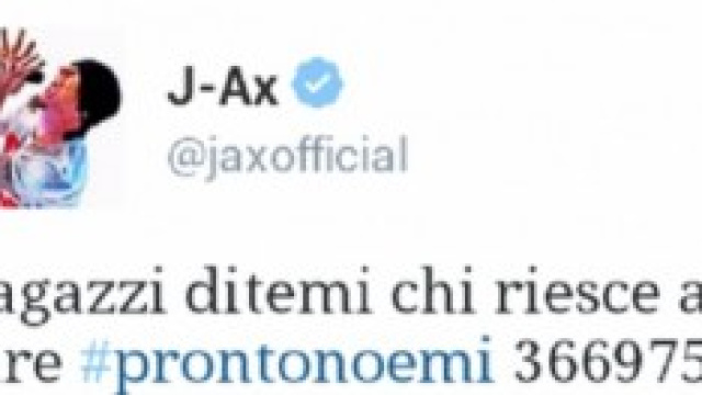 J-Ax, perfido, cinguetta il cellulare di Noemi