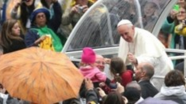 Papa Francesco incontra 500 bambini.