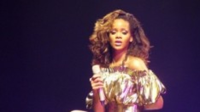 Rihanna, cacciata da Instagram