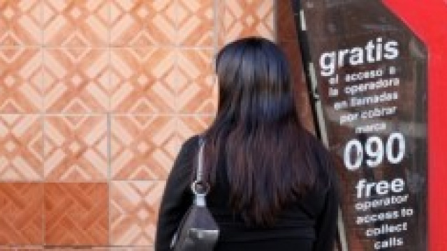 Donna crocifissa a Firenze, continuano le indagini