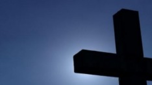 Donna crocifissa: &egrave; la firma di un serial killer?