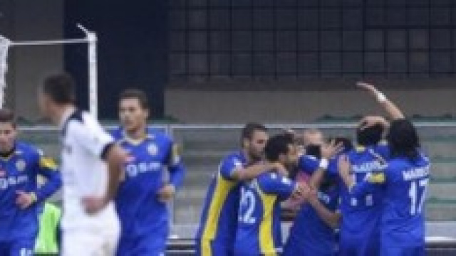 Esultanza dopo un gol in campo.