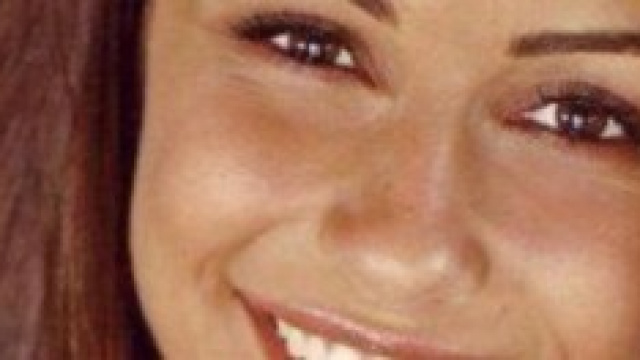 Anna Munaf&ograve; alle prese con la carriera