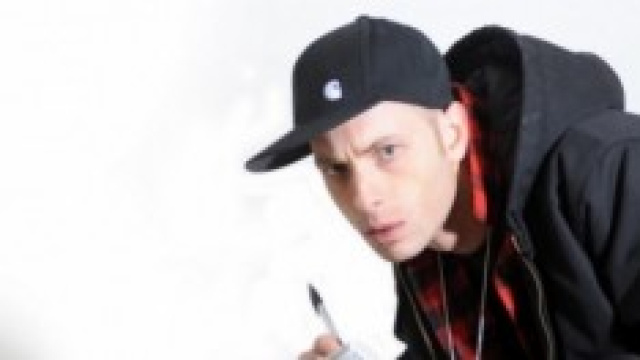 Presenza di Clementino nella soap napoletana