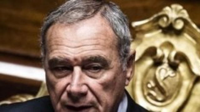 Grasso chiede il taglio dei vitalizi.