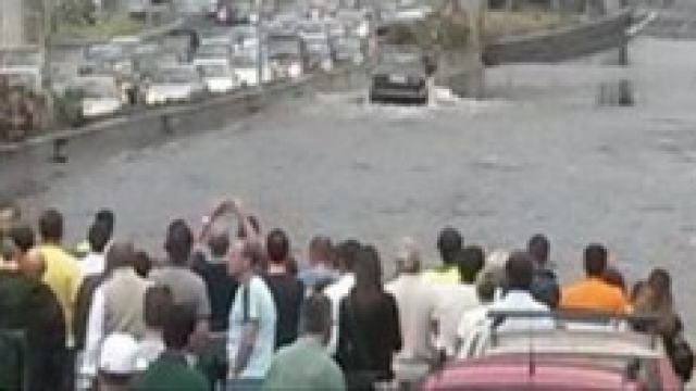 Nubifragio manda Roma in tilt.